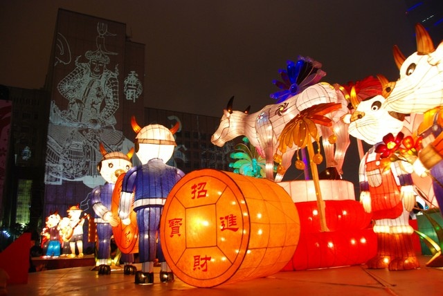 2009傳統花燈和投影燈秀.jpg