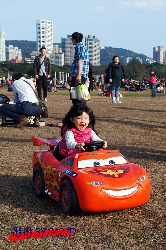 彤彤3Y1M21D-2到淡水開車車.jpg