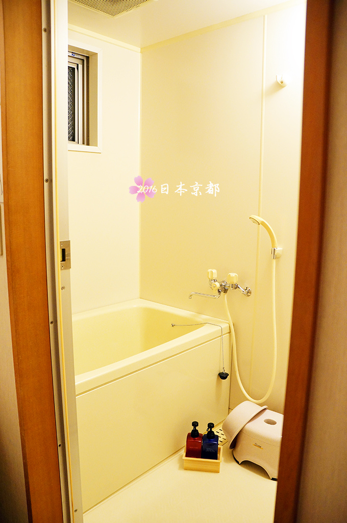0331-015京乃宿加ぎ平我們房間的浴室.jpg