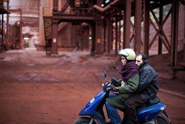 ATTENBERG_STILL 21.jpg