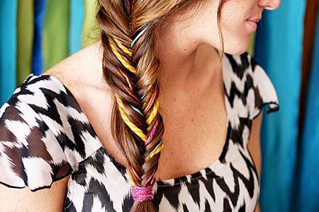 fishtail-braid-with-yarn-weave