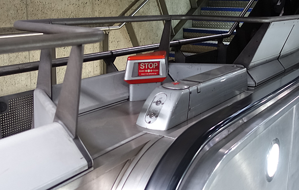 倫敦地鐵緊急停止按鈕 倫敦地鐵緊急停止按鈕