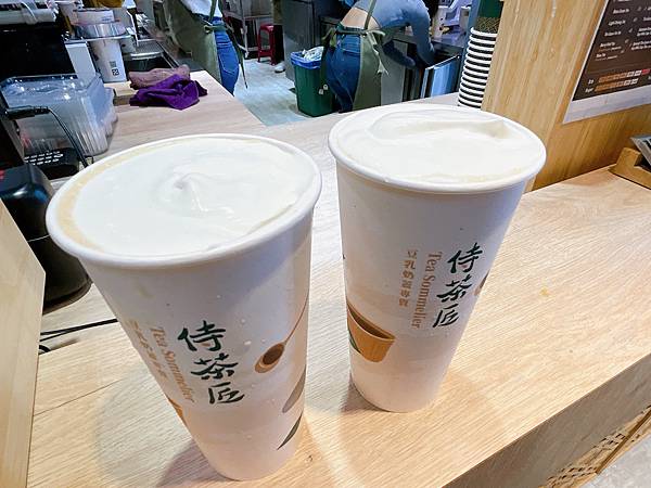 [台北 西門] 手搖飲推薦 茶香奶醇厚 全台唯一豆乳奶蓋-侍