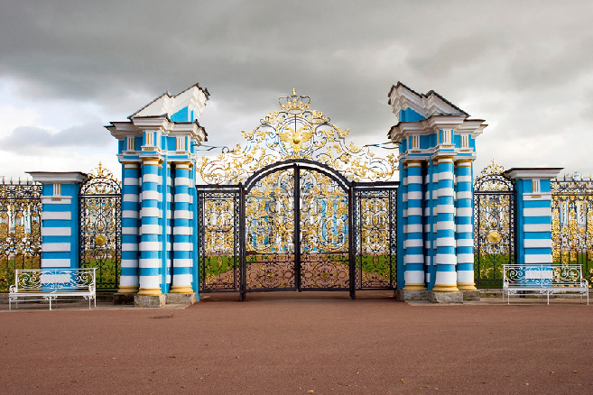 golden-gate-of-the-courtyard-of-catherine-palace-in-tsarskoye-selo