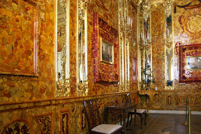 amber-room-at-catherine-palace-in-tsarskoye-selo (1)