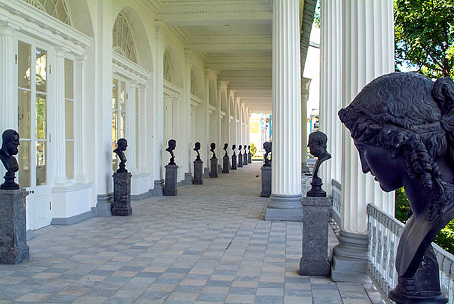 copies-of-classical-sculptures-in-tsarskoye-selo