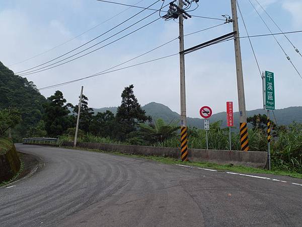 獅公髻尾山、粗坑口健行步道 (127).JPG