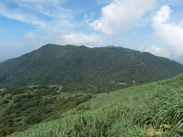 大屯山主峰、南峰、西峰登山步道 (44).JPG