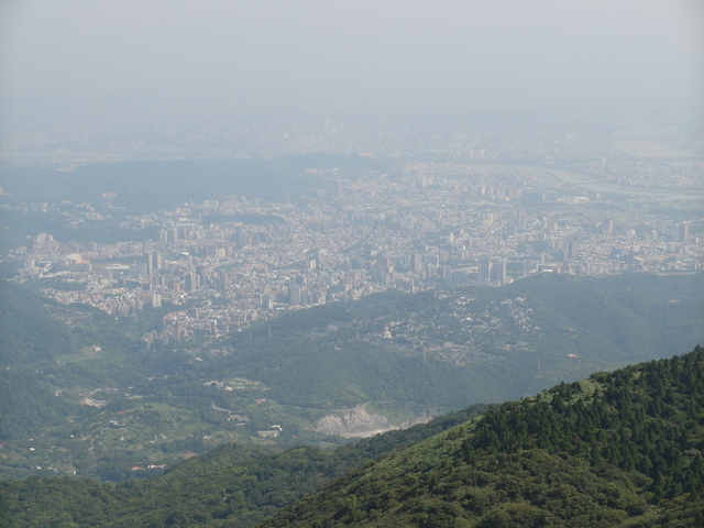 大屯山主峰、南峰、西峰登山步道 (64).JPG