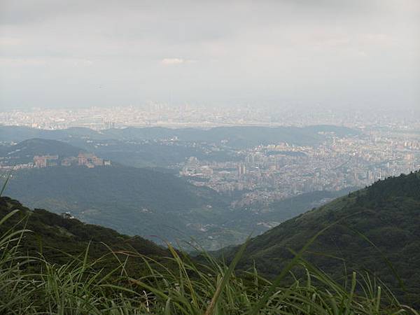 大屯山主峰、南峰、西峰登山步道 (222).JPG