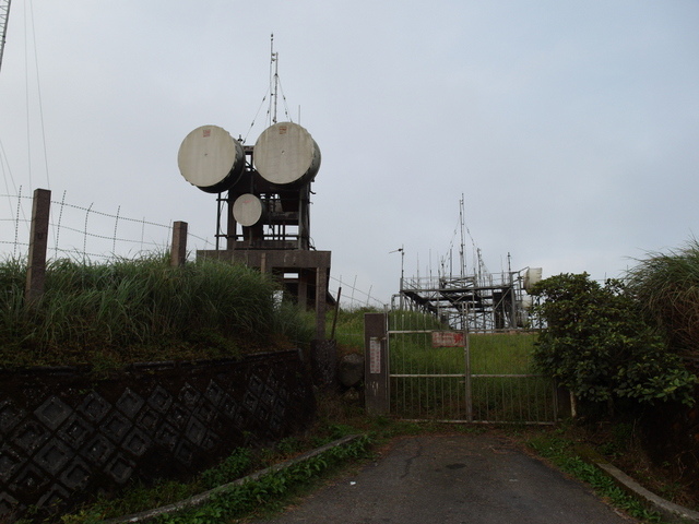 大屯山主峰、南峰、西峰登山步道 (237).JPG