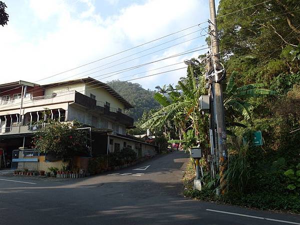 五峰旗瀑布頂步道 (3).JPG