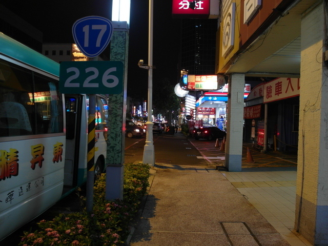 六合夜市 (1).JPG