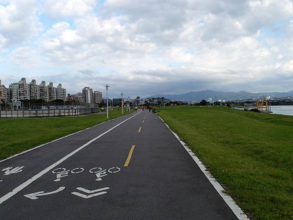 基隆河自行車道 (29).JPG