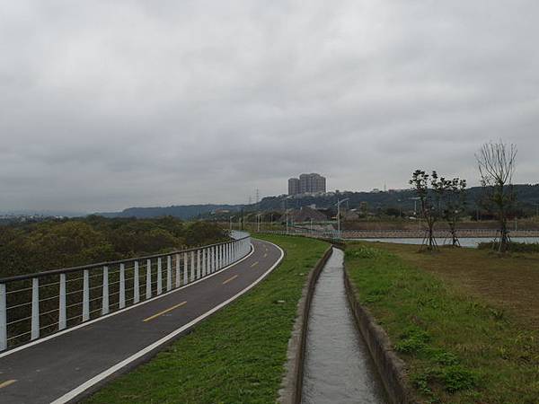 大鶯綠野景觀自行車道 (54).JPG