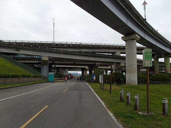 二重環狀自行車道 (108).JPG