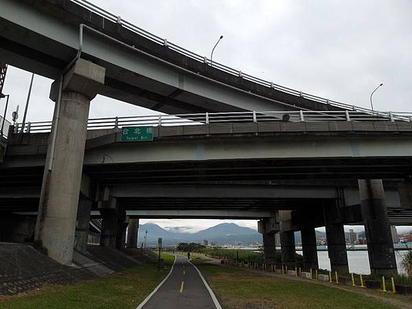 二重環狀自行車道 (128).JPG