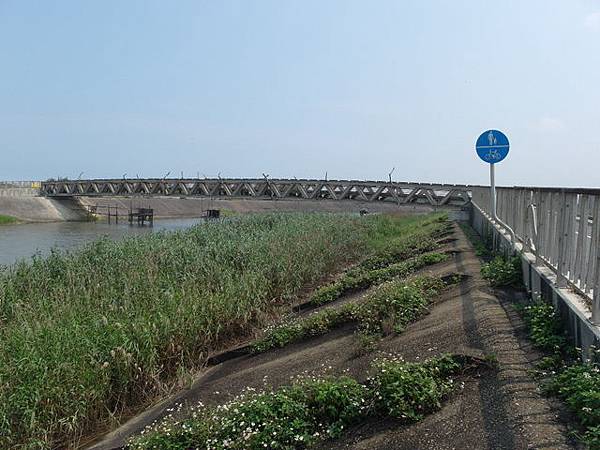 桃園濱海自行車道 (334).JPG