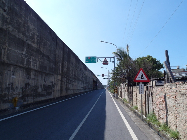 後龍綠光海風自行車道 (10).JPG