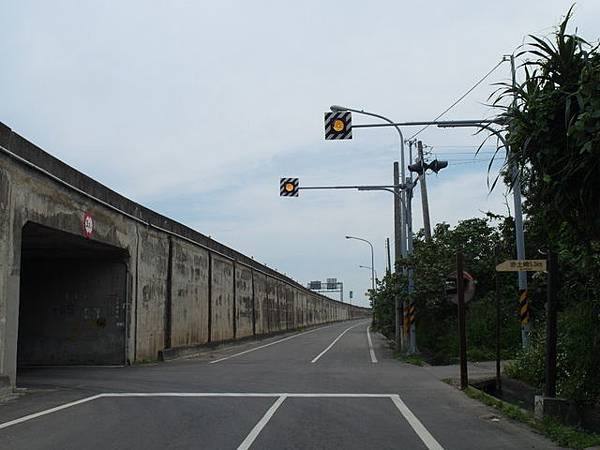 後龍綠光海風自行車道 (190).JPG