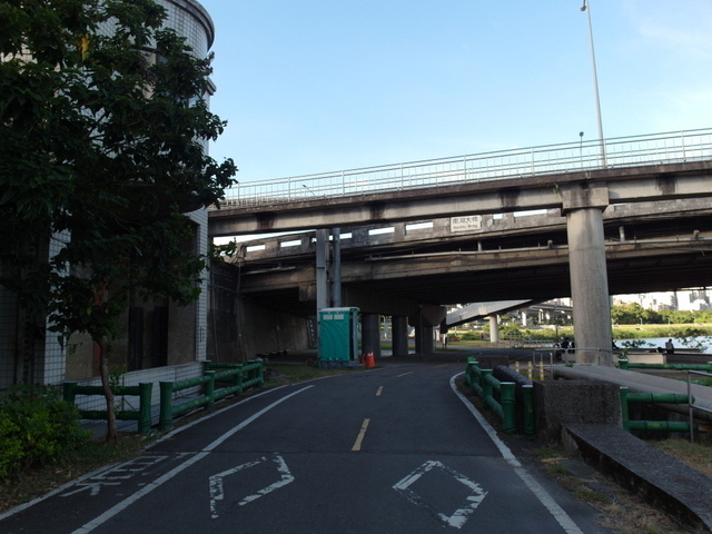 基隆河右岸自行車道_汐止段 (226).JPG