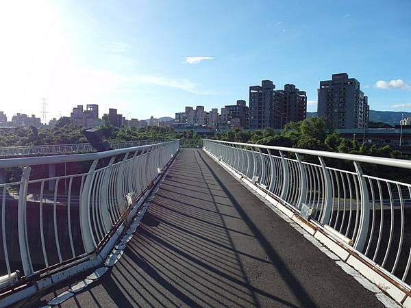 基隆河右岸自行車道_汐止段 (239).JPG