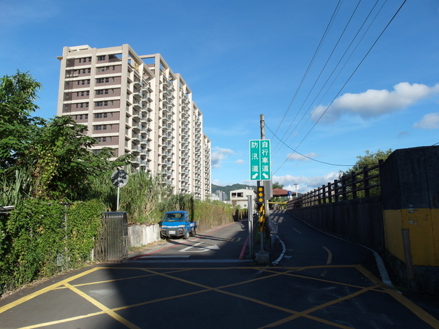 基隆河右岸自行車道_汐止段 (245).JPG