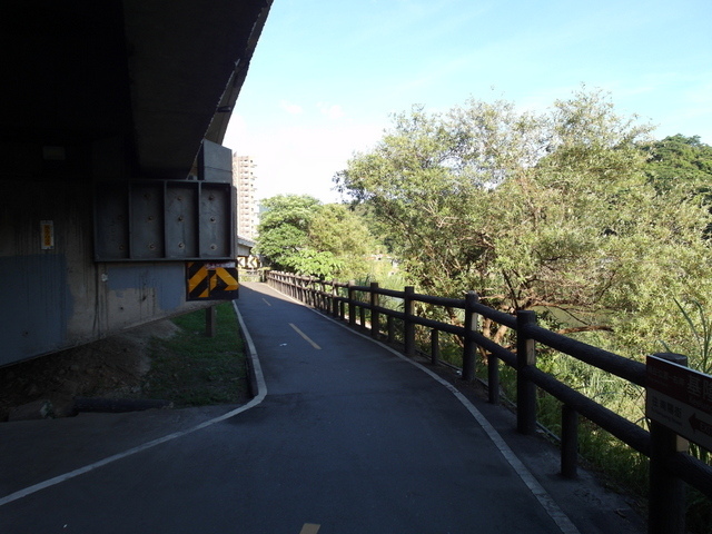 基隆河右岸自行車道_汐止段 (254).JPG