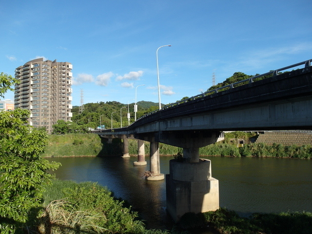 基隆河右岸自行車道_汐止段 (260).JPG