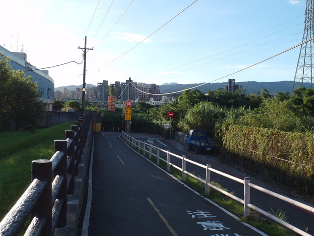 基隆河右岸自行車道_汐止段 (275).JPG