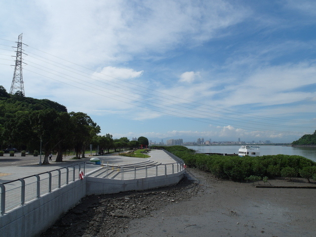 淡水河右岸自行車道 (139).JPG