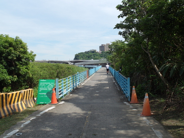 淡水河右岸自行車道 (149).JPG