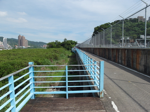 淡水河右岸自行車道 (156).JPG