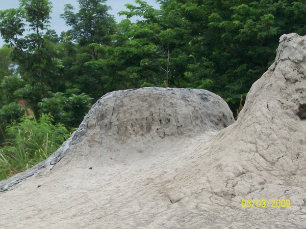 烏山頭泥火山