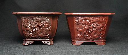 【進口紫砂盆】摹古紅清水泥 - 双龍圖紋外緣切角方盆09 1