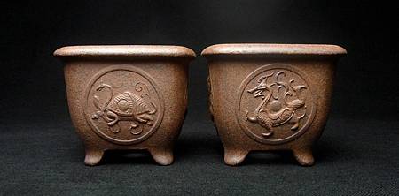 【進口紫砂盆】紫泥柴燒 -四大神獸圖紋-外緣高方盆11 07