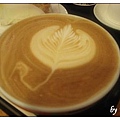 拉堤極品咖啡-熱拿鐵.JPG