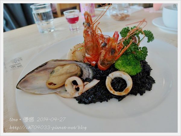 藤間創意料理餐廳-墨魚汁大蝦干貝海鮮總匯燉飯2