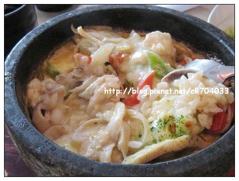 東京廚房-味噌鮮菇海鮮石鍋焗飯定食240元.jpg