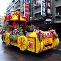 新莊頭前安國宮神轎花車