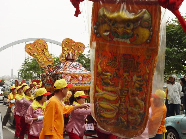 台中建國市場聖母宮頭旗神轎