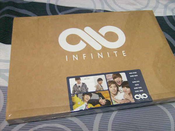 INFINITE 2012桌曆