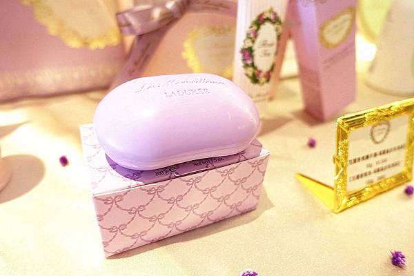 Les Merveilleuses LADUREE 浮飾仕女頰彩 星象限定盒 2015 夏季限量