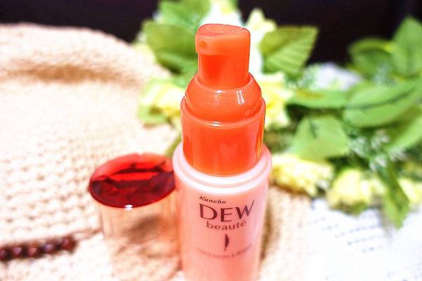 佳麗寶Kanebo DEW beauté LIGHT 潤膚露 潤膚乳 佳麗寶Kanebo DEW beauté LIGHT 潤膚露 潤膚乳