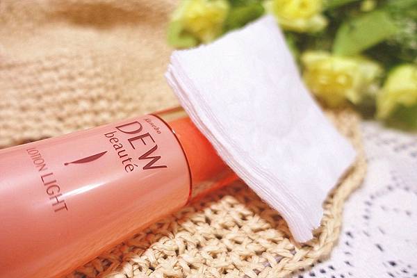 佳麗寶Kanebo DEW beauté LIGHT 潤膚露 潤膚乳 佳麗寶Kanebo DEW beauté LIGHT 潤膚露 潤膚乳