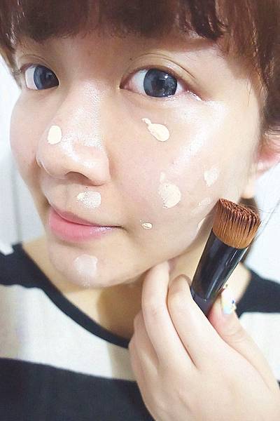 BEVY C. 光透幻白妝前保濕精華.淨白粉底液 BEVY C. 光透幻白妝前保濕精華.淨白粉底液