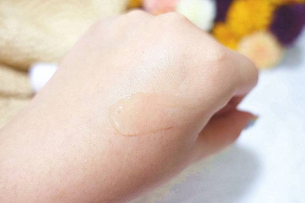 BEVY C. 光透幻白妝前保濕精華.淨白粉底液 BEVY C. 光透幻白妝前保濕精華.淨白粉底液