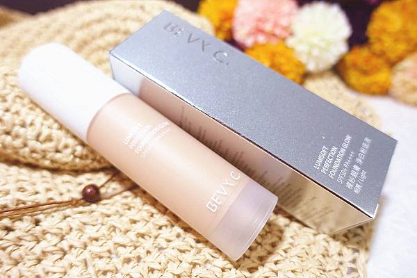 BEVY C. 光透幻白妝前保濕精華.淨白粉底液 BEVY C. 光透幻白妝前保濕精華.淨白粉底液