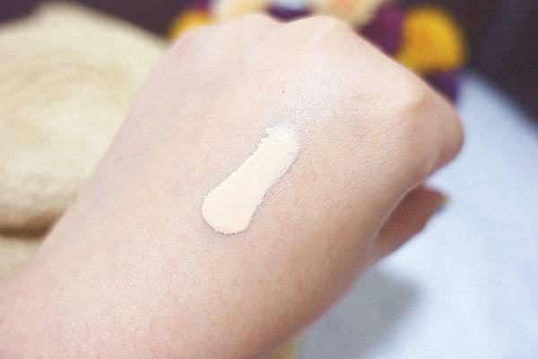 BEVY C. 光透幻白妝前保濕精華.淨白粉底液 BEVY C. 光透幻白妝前保濕精華.淨白粉底液