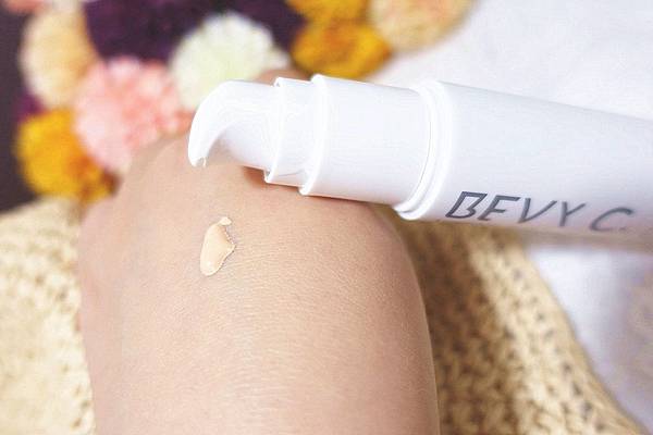BEVY C. 光透幻白妝前保濕精華.淨白粉底液 BEVY C. 光透幻白妝前保濕精華.淨白粉底液